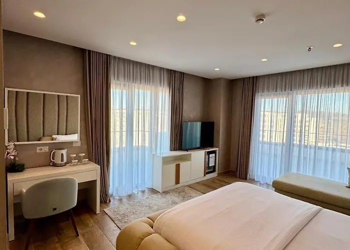 ホテル Henry & 5*