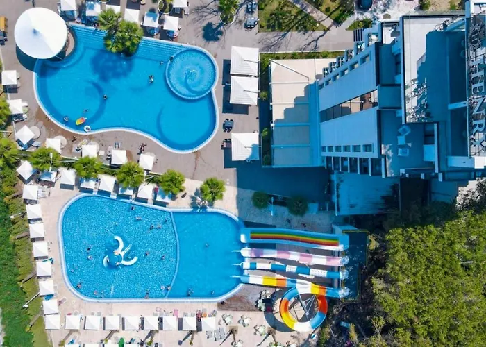 Henry & ホテル 5*