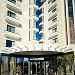 Henry & Hotel