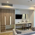Henry & Hotel 5*