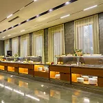 Henry & Hotel Golem (Tirana)