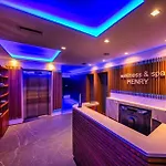 Hotel Henry &