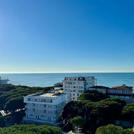 Henry & 5* Golem (Tirana)