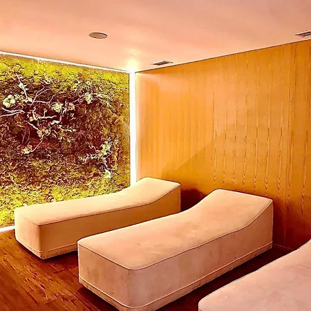 Henry & Golem (Tirana)