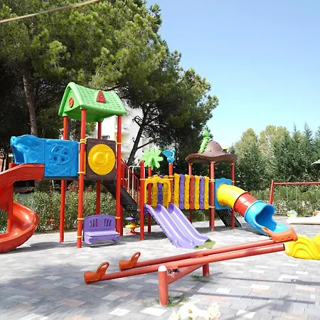 Henry & מלון