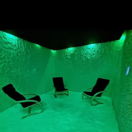 Henry & Golem (Tirana)