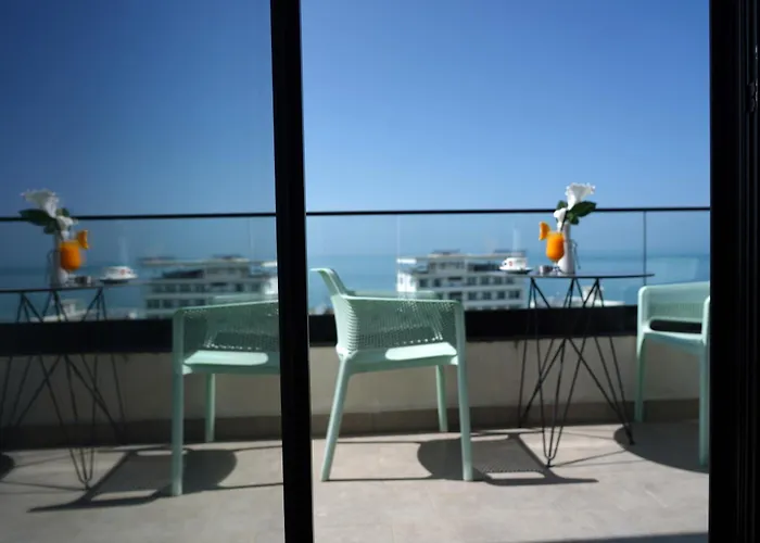 Henry & 5* Golem (Tirana)